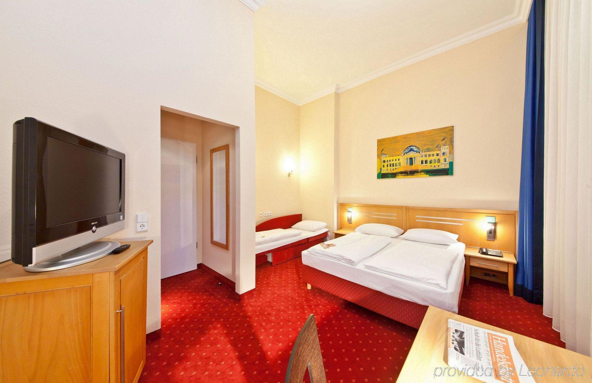 Novum Hotel Gates Berlin Charlottenburg Exteriör bild